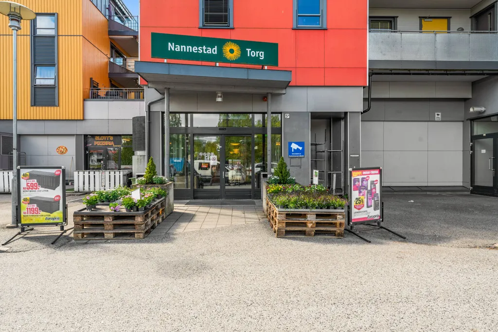 Välivaade - Modern 4-Bedroom Flat in Nannestad