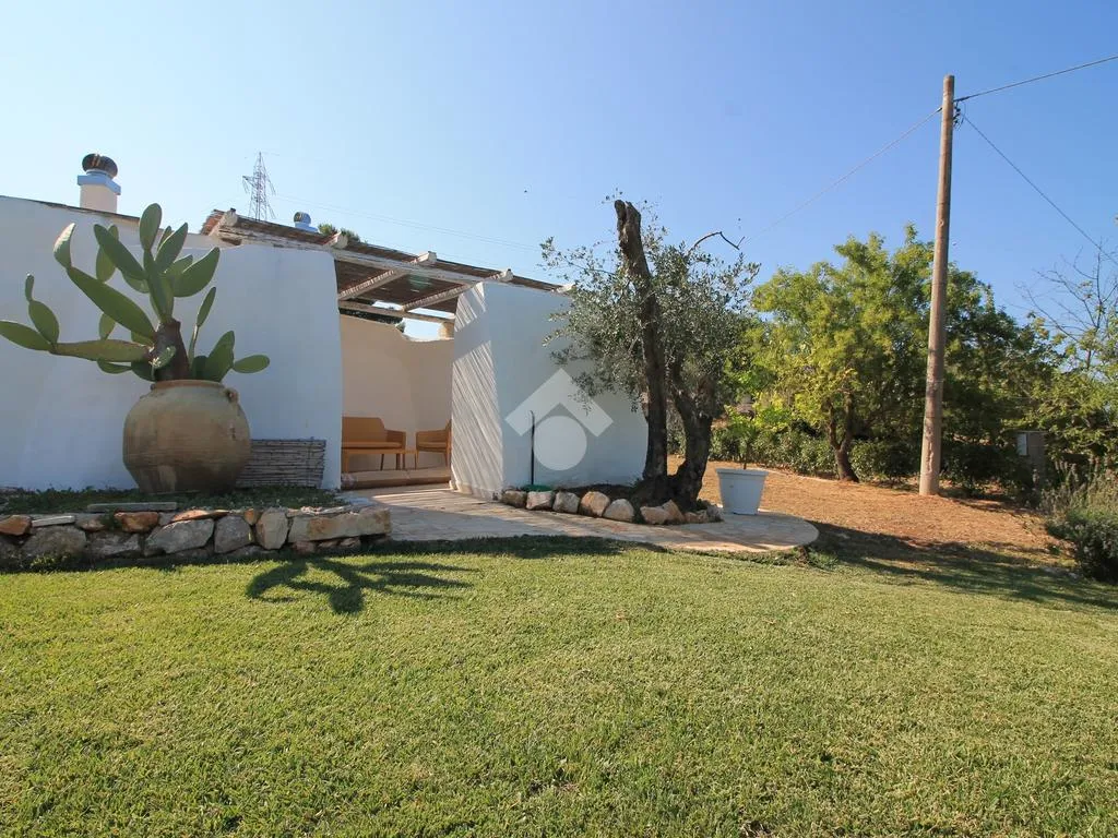 Aed - Rustic Villa with Pool in Ostuni