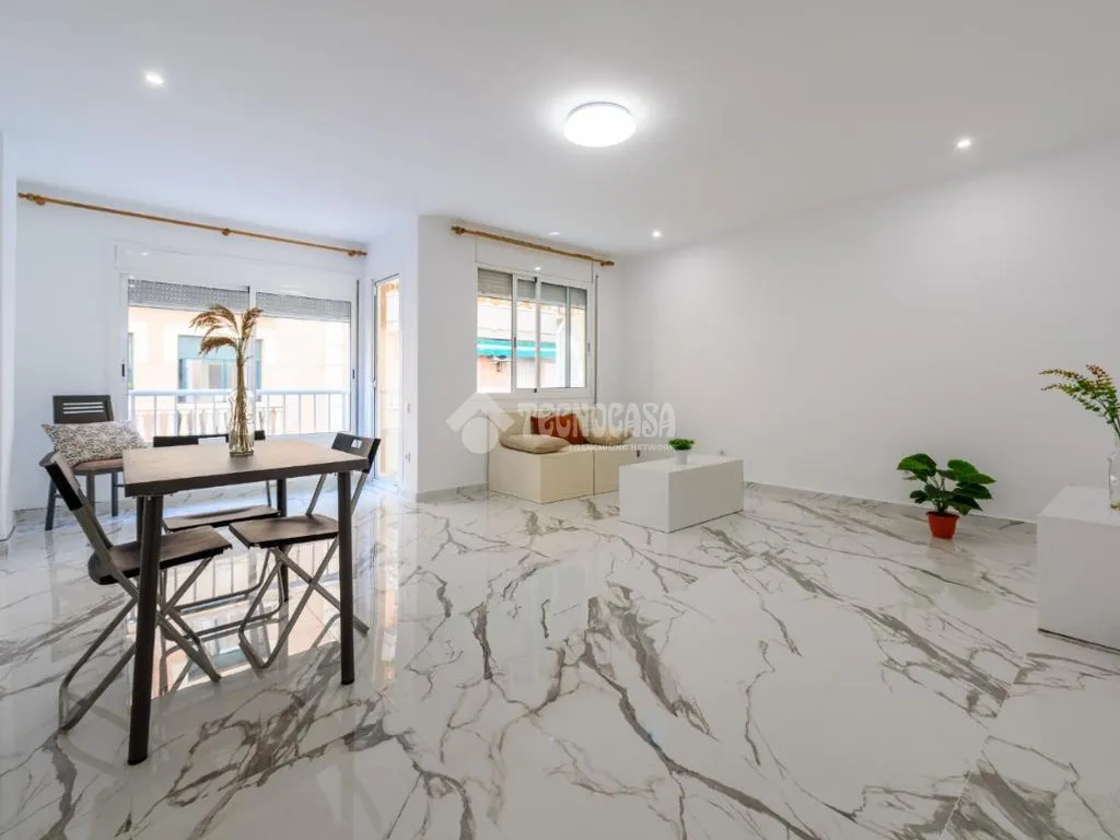 Séjour - Fully Renovated Flat Near Beach in Tarragona