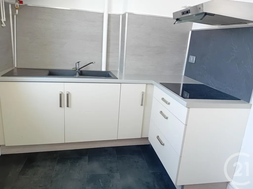 Köök - Refurbished 2-Bedroom Apartment in Troyes