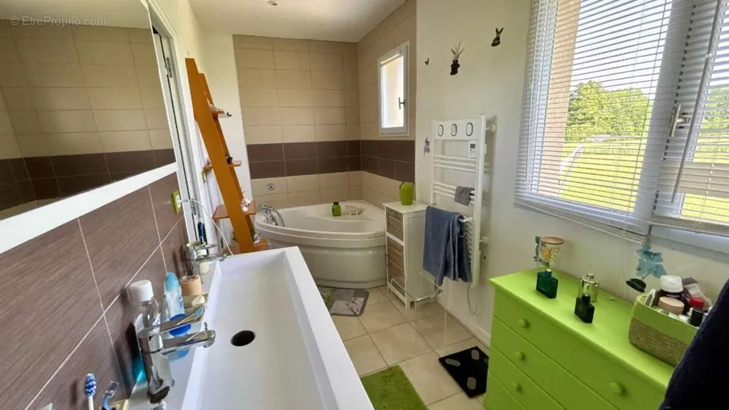 Bathrooms - Charming House with Garden near Argentan
