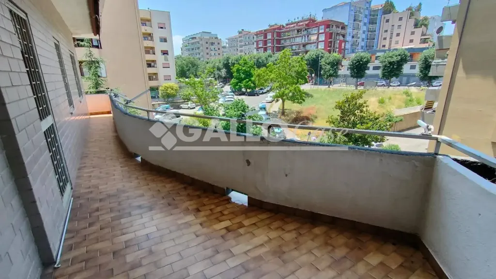 Balcone - Bright Apartment with Balconies in Cosenza