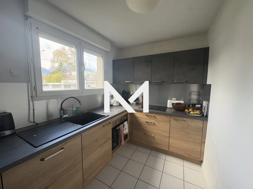 Köök - Garden-Level Flat with South Terrace in Grenoble