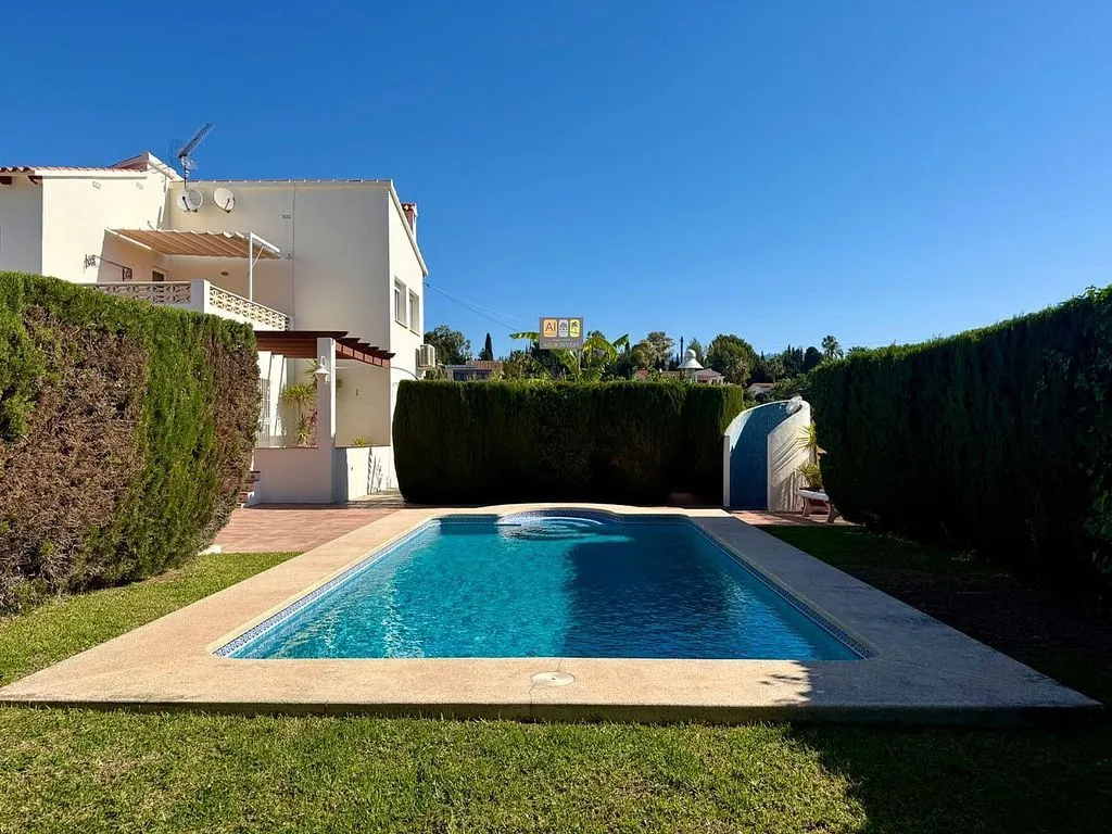Piscine - Chalet with Sea Views and Pool in Planet