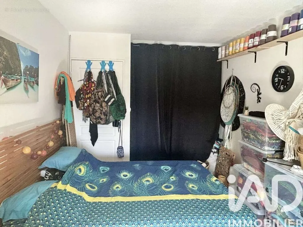 Bedrooms - T3 Apartment with Balcony in Saint-Denis