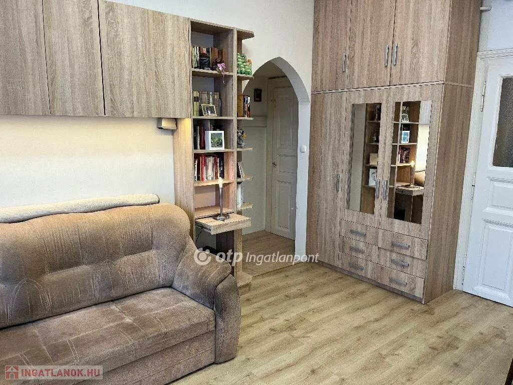 Elutuba - Apartment with Gallery near Orczy Park, Budapest