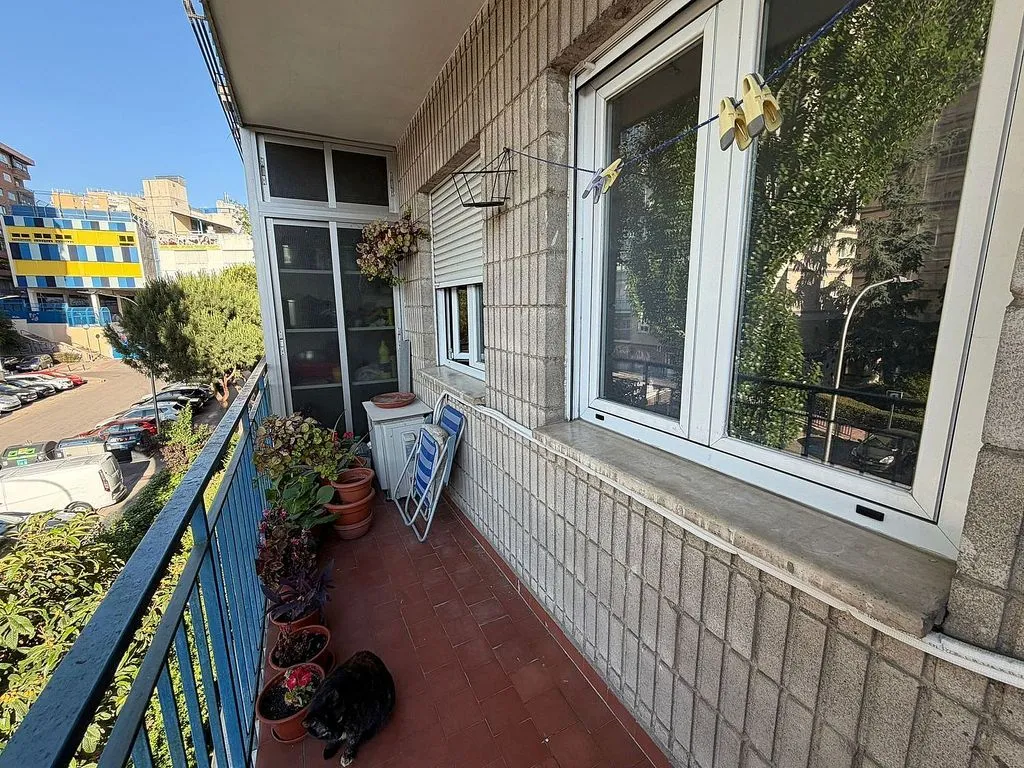 Balcon - Apartment with Terrace in Canillejas, Madrid