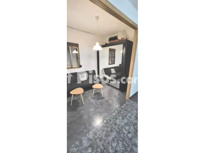 Magamistoad - Student Flat with Balcony in Montcada