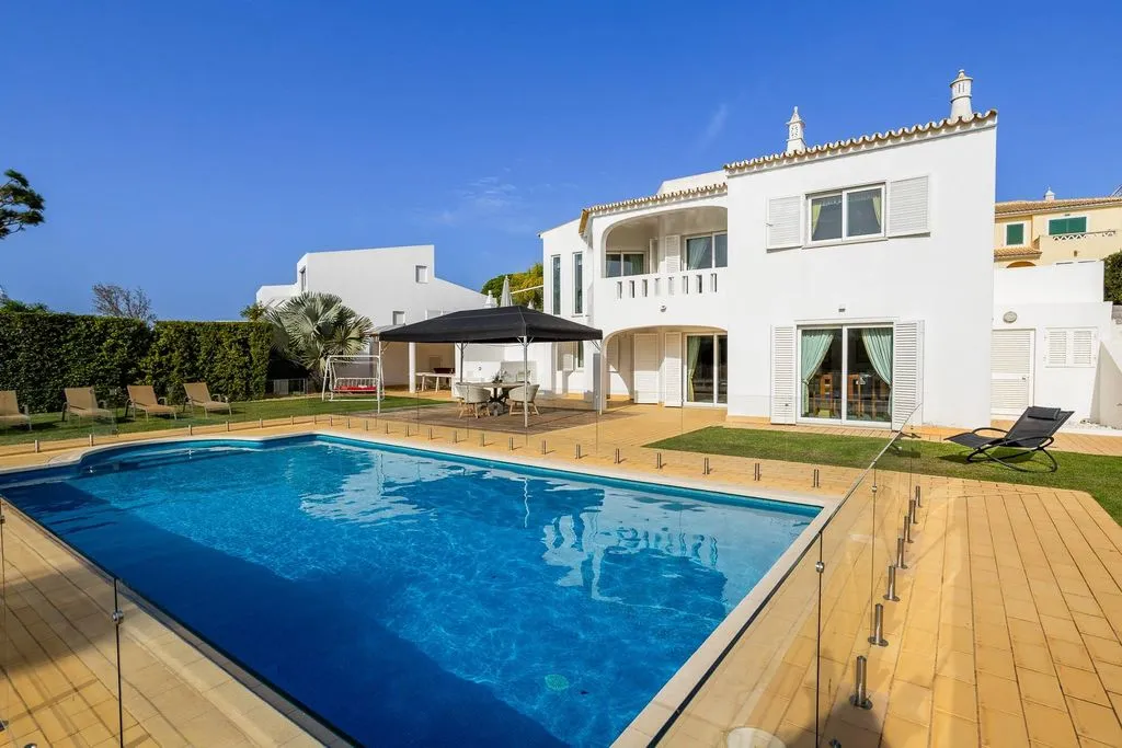 Bassein - Detached House with Pool in Vilamoura