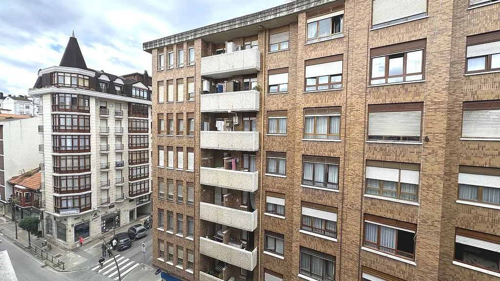 Rõdu - Apartment with Balcony in Castro Centre