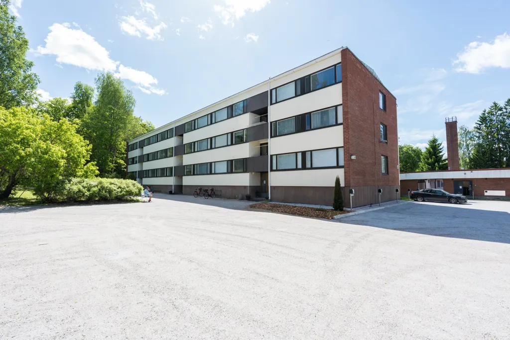 Exterior - One-Bedroom Flat with Large Balcony in Salo Centre