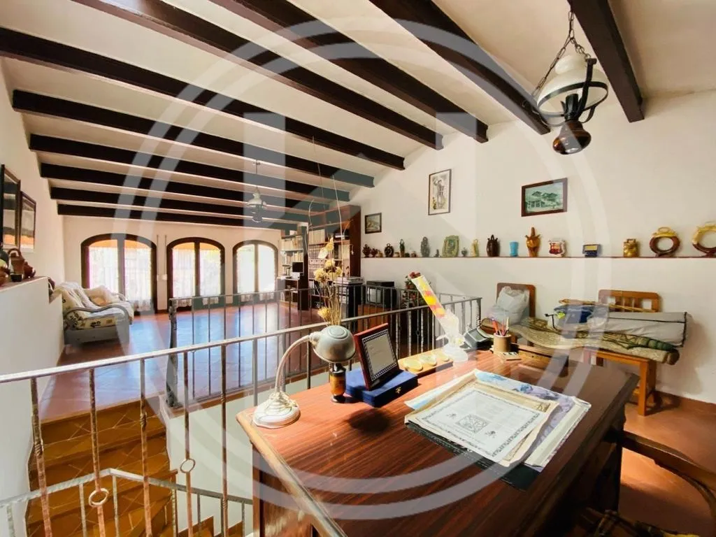 Bureau - Historic House with Garden in Cardedeu Centre