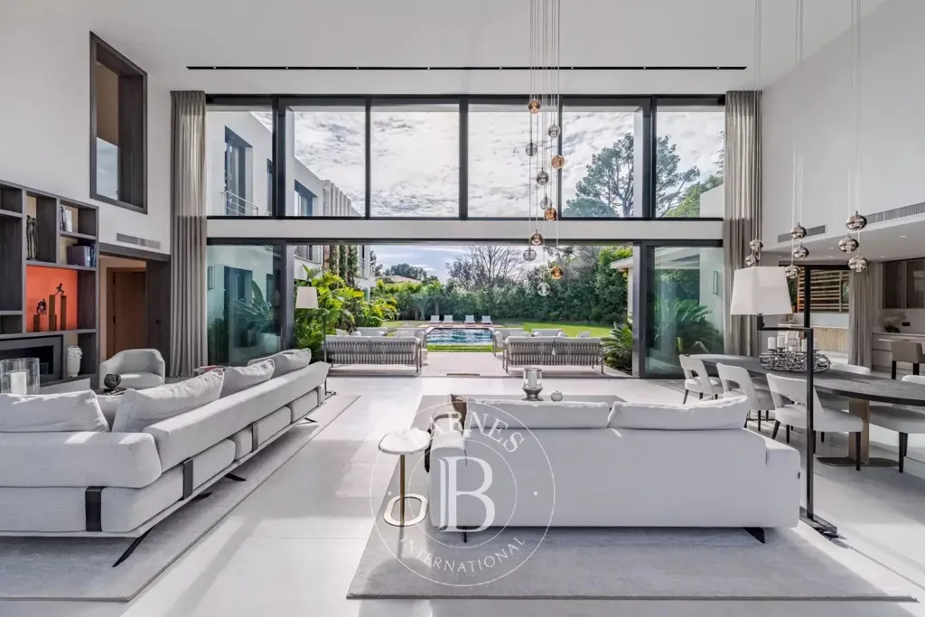 Living Room - Contemporary Villa with Pool in Mougins