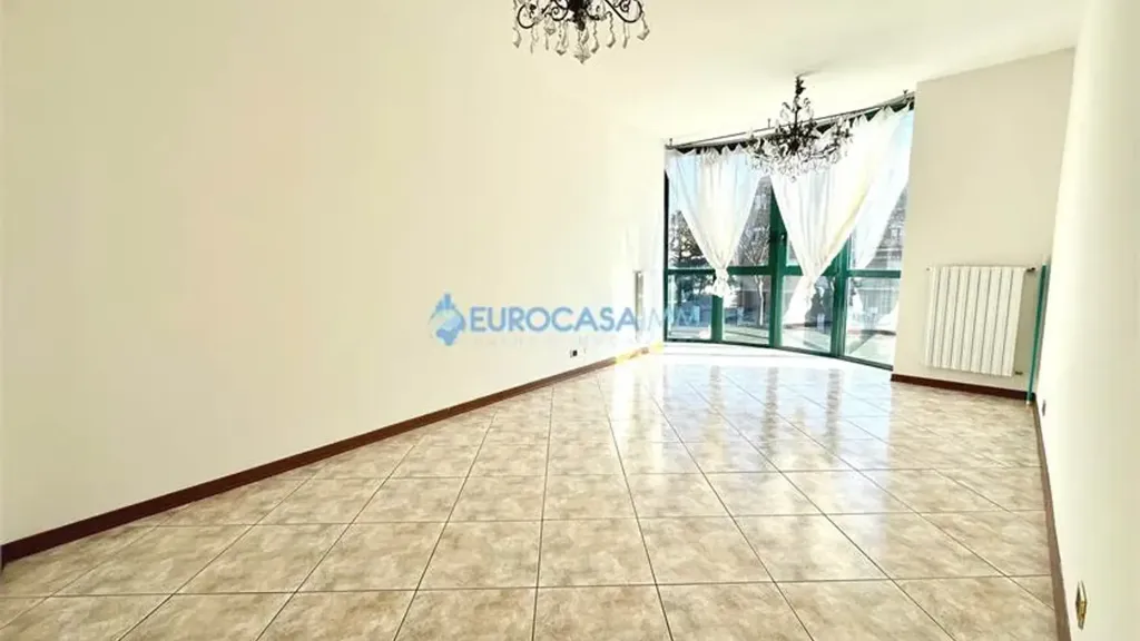 Toad - Spacious 2-Bedroom Apartment with Garage in Carpi