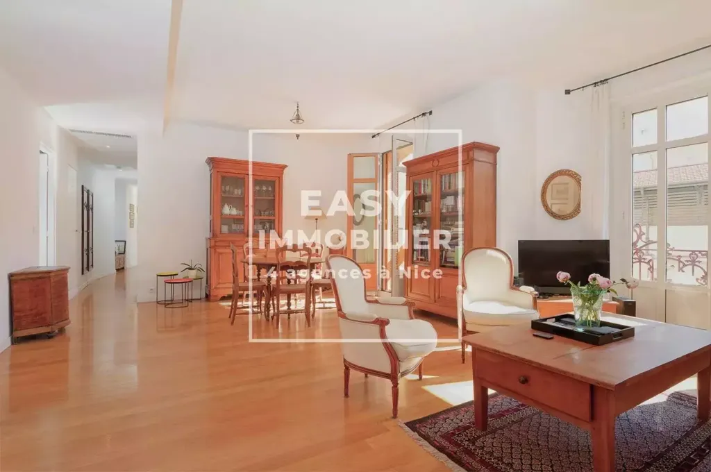 Living Room - Luxury Flat with Triple Exposure in Nice City Centre