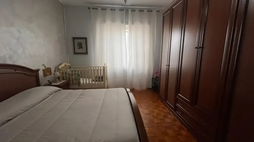 Chambres - Rearranged Apartment with Balcony in Beinasco