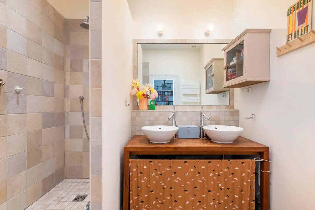 Salles de bain - Appartement Charmant avec Parquet au Quai du Rhône