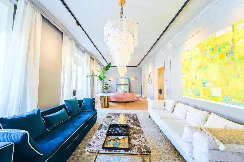 Elutuba - Luxury Apartment with Interior Garden in Madrid