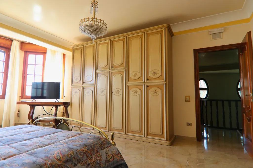 Magamistoad - Hilltop Villa with Panoramic Views in Eboli
