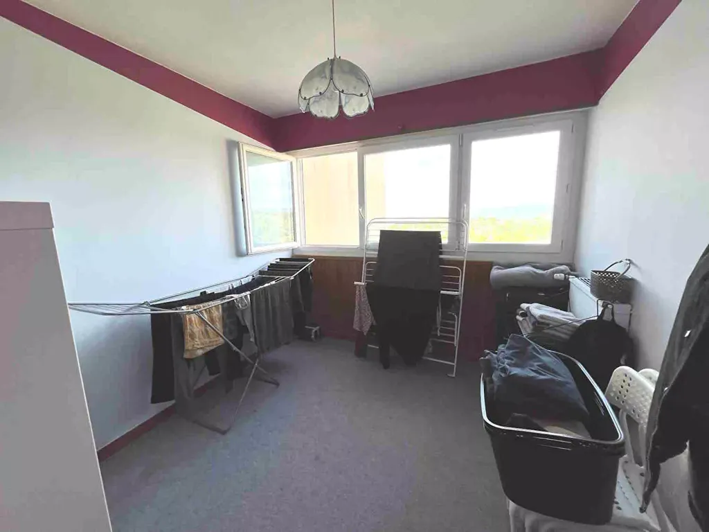 Buanderie - Appartement 5 Pièces avec Vue Panoramique à Apt