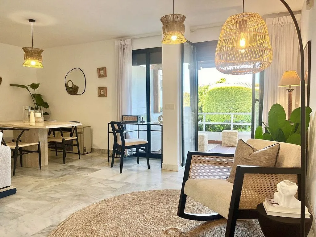 Elutuba - Terraced House with Pool in Urban Centre