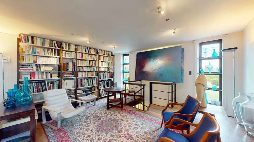 Office - Renovated Villa with Pool near Lasne Centre