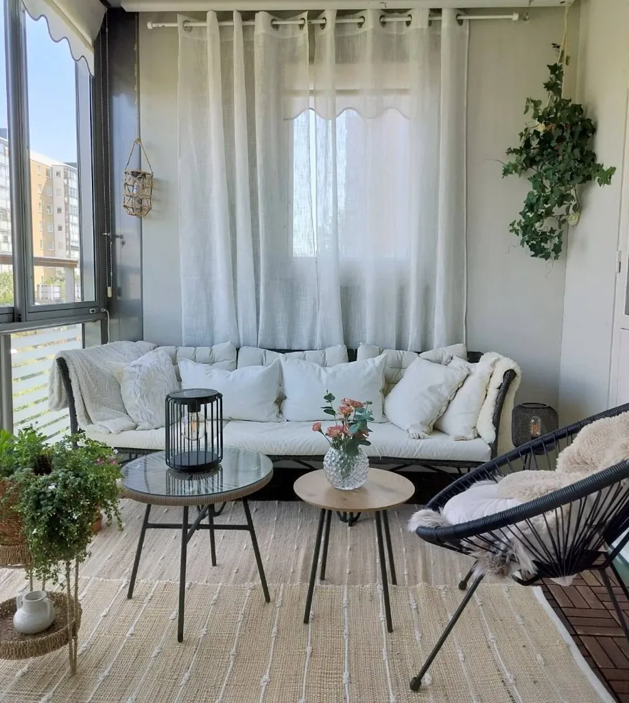 Rõdu - Two-Bedroom Apartment with Balcony in Södertorp