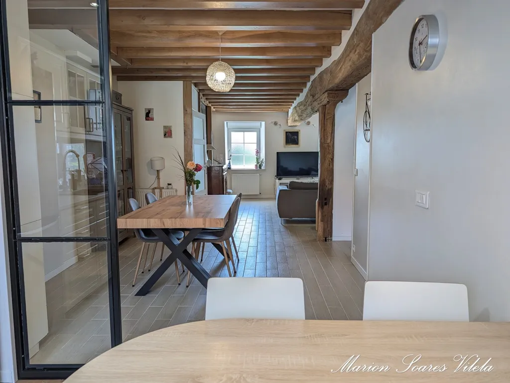 Sala da pranzo - Rustic Stone House with Large Garage in Chaumes-en-Brie