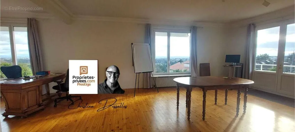 Bureau - Villa avec Vue sur Lyon et Terrain Constructible à Saint-Cyr