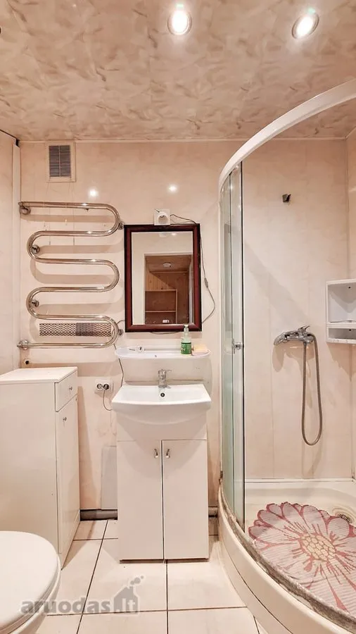 Salles de bain - Two-Bedroom Apartment with Balcony in Marijampolė