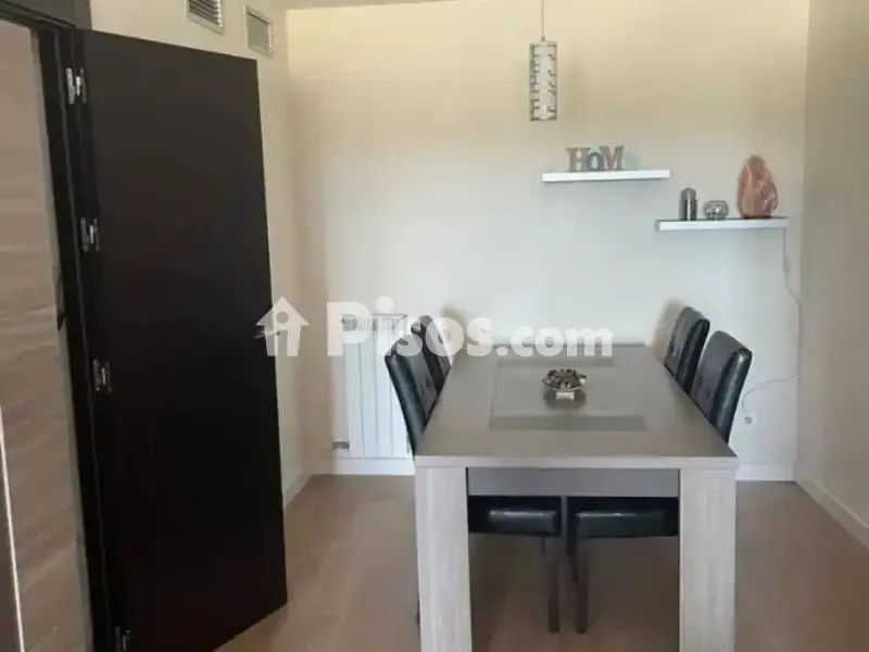Sala da pranzo - Aménagé Flat with Parquet in Utebo