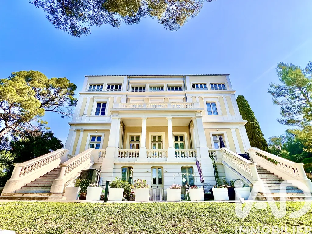 Välivaade - Belle Époque Apartment with Sea View in Saint-Raphaël