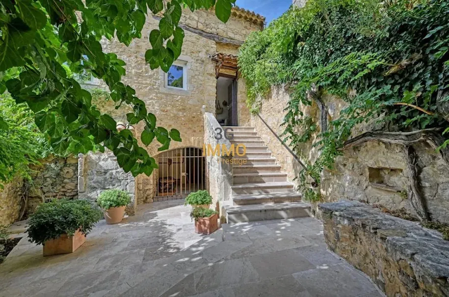 Aed - 7-Piece Stone House with Pool near Uzès