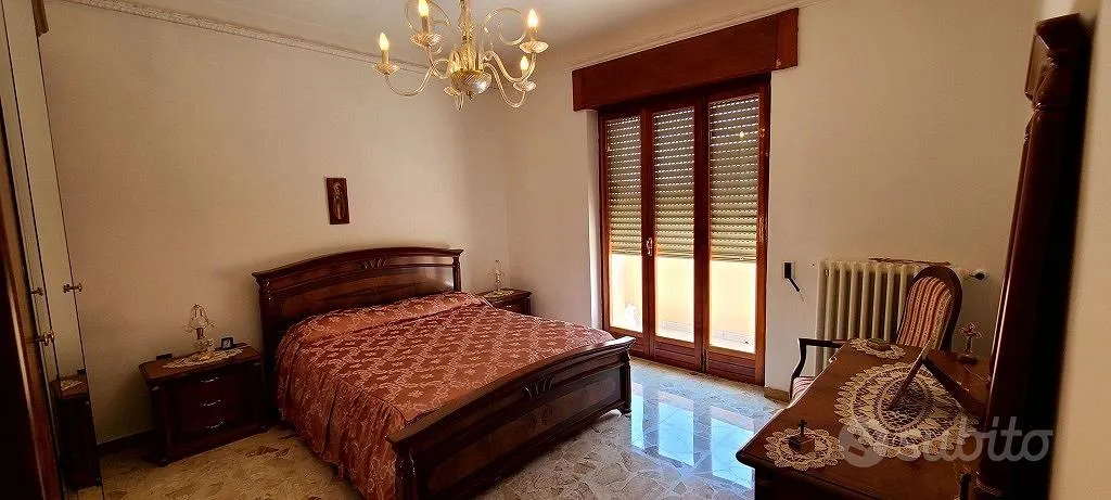 Magamistoad - First Floor Apartment with Balcony in Central Location