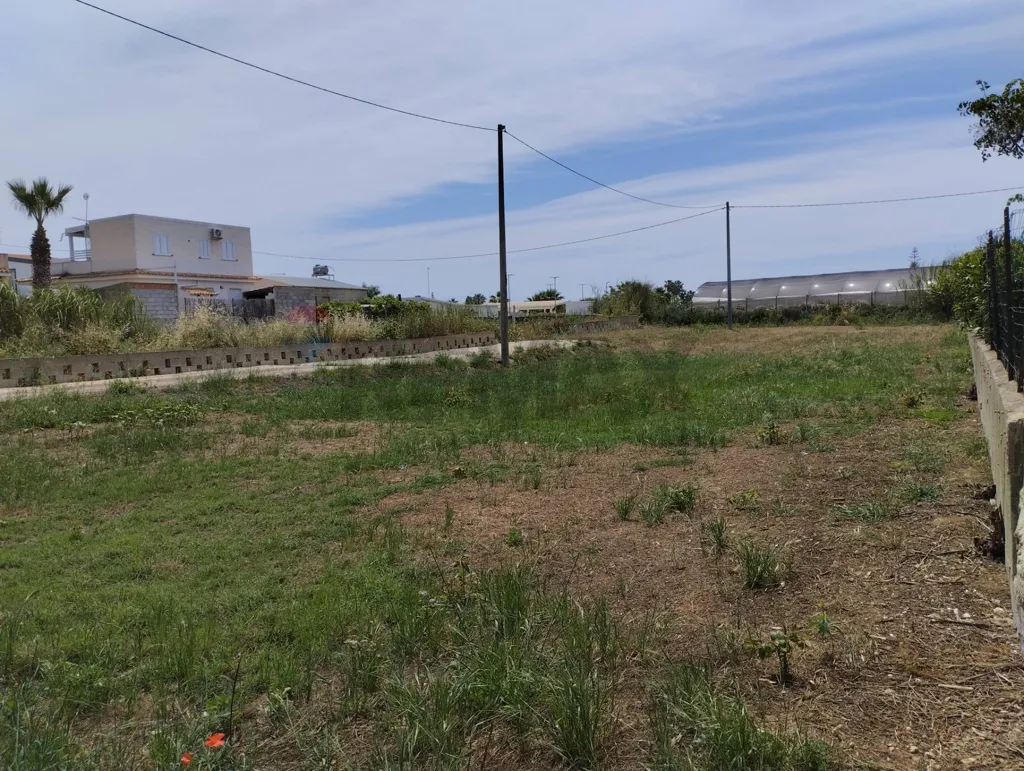 Jardin - Buildable Plot with Beach Access in Ispica
