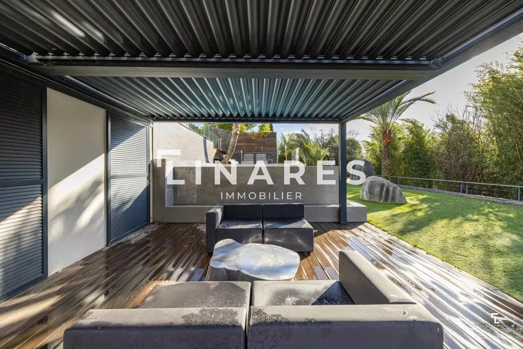 Terrasse - Villa Contemporaine avec Piscine à Allauch