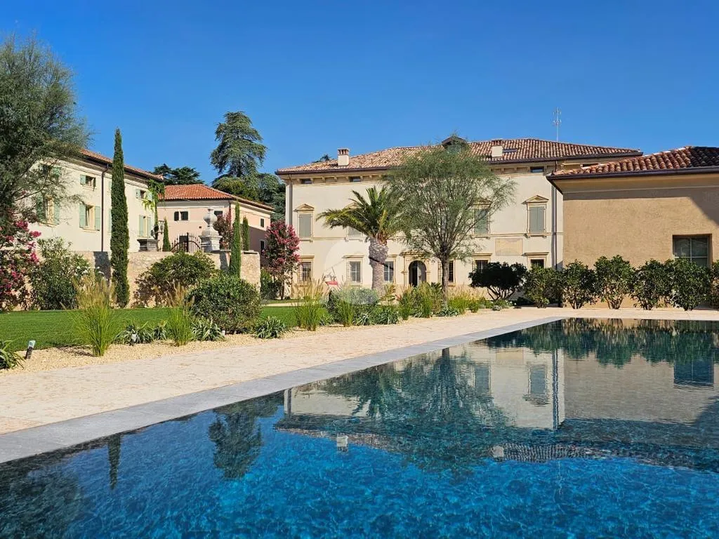 Bassein - Arched Monolocale in Historic Villa, Tregnago