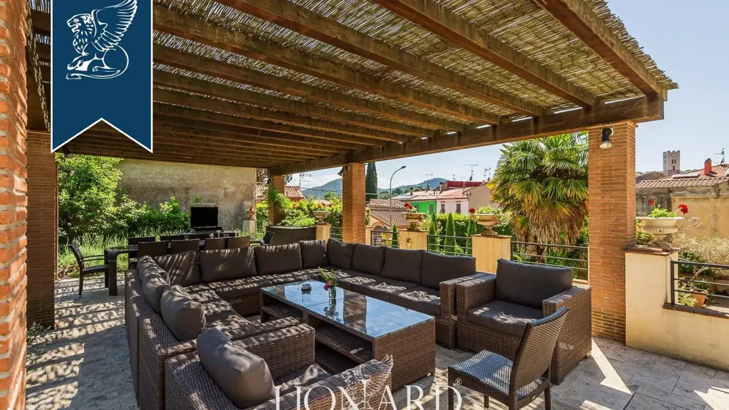 Terrass - Historic Villa with Pool near Lucca