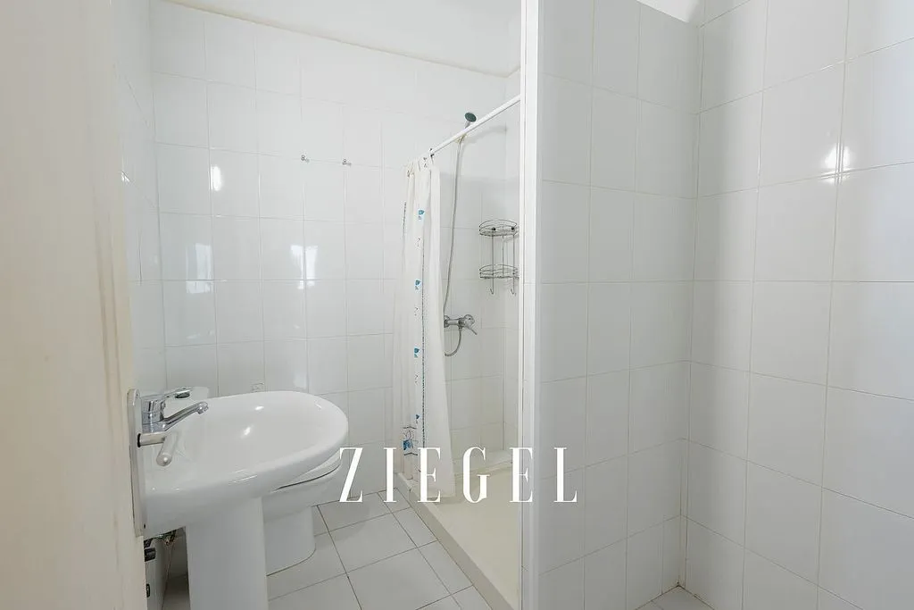 Vannitoad - Apartment with Balcony in Toscal