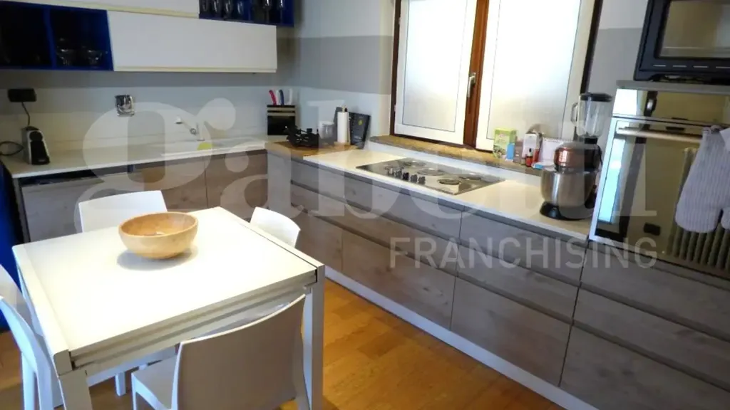 Cuisine - Rustic Villa with Private Garden in Cavour