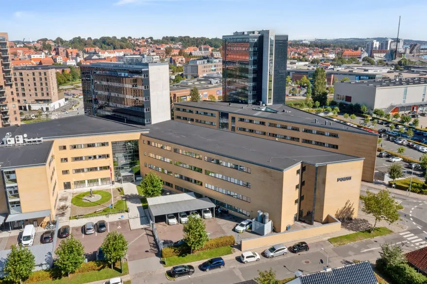 Vue aérienne - Strategic Office Building in Central Horsens