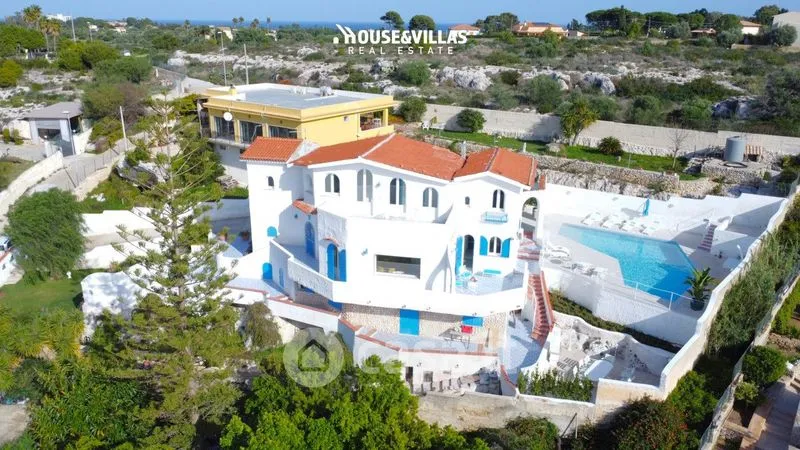 Õhuvaade - Villa with Sea View Pool in Siracusa