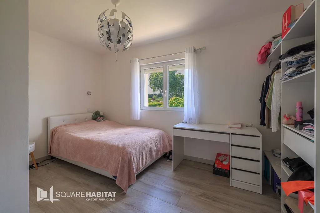Chambres - Maison Rénovée avec Piscine à Saint-Denis-de-Pile