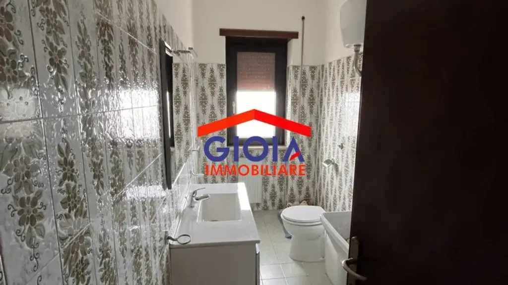 Vannitoad - Spacious Apartment with Terrace in Mondragone