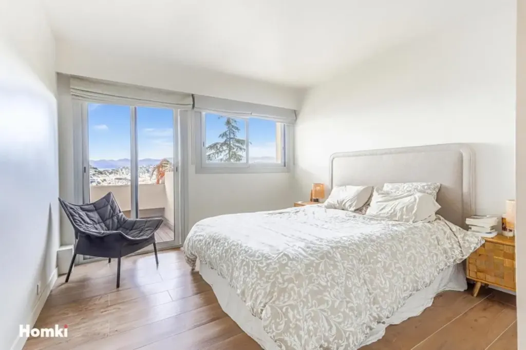 Magamistoad - Renovated Apartment with Panoramic View in Nice