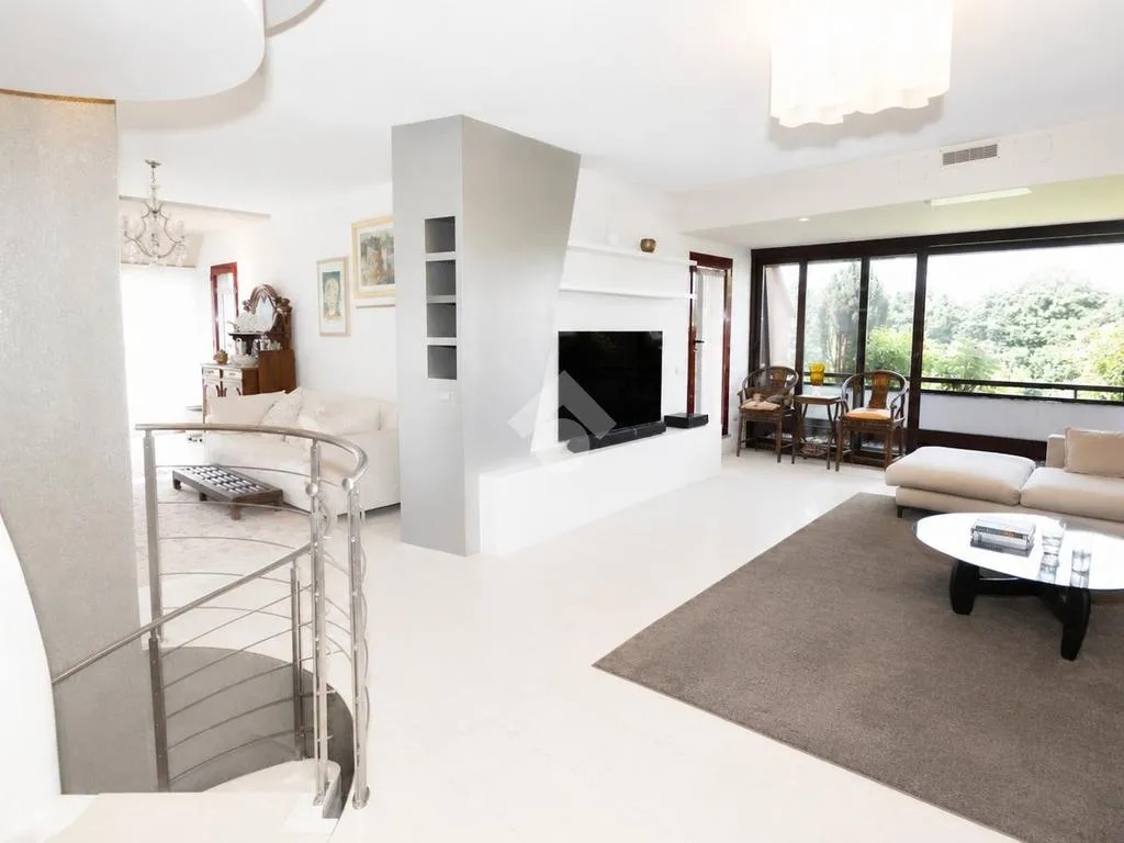 Soggiorno - Luxury Penthouse with Private Elevator in Basiglio