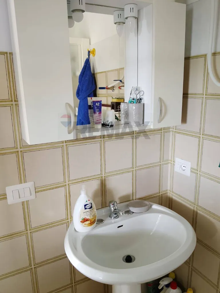 Bathrooms - Villa with Terrace in Caltanissetta