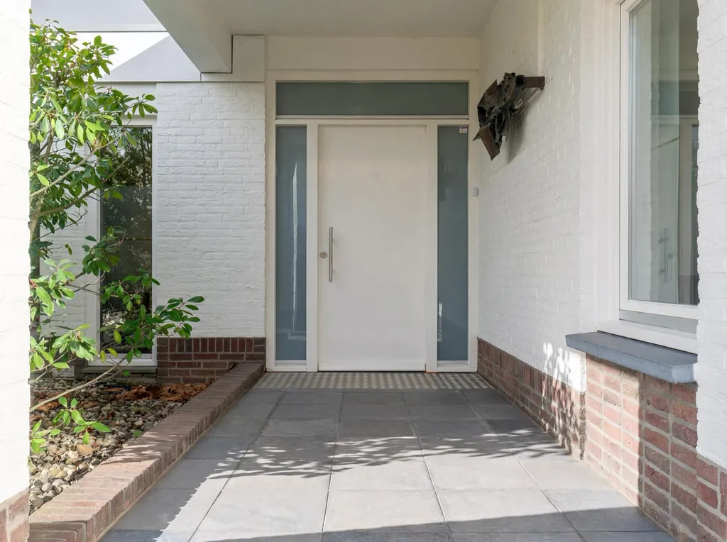 hallway_entrance