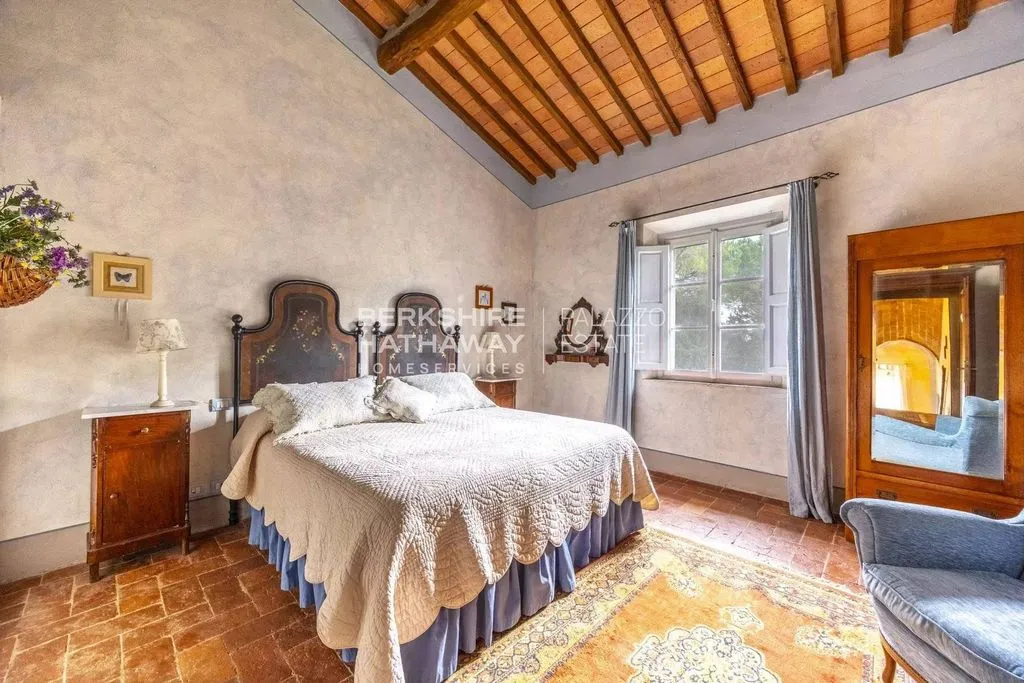 18th Century Villa with Pools in Palaia