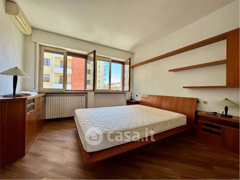Magamistoad - 4-Room Apartment with Balcony in Novara